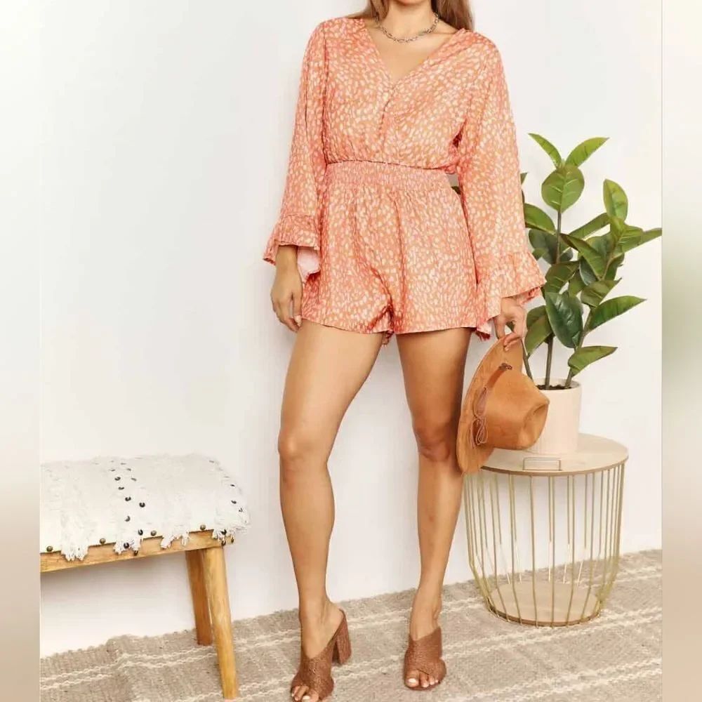 ♡♡♡ Vibrant Retro Flare Sleeve Surplice Orange White Romper sz L